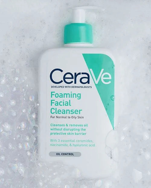 پاککەرەوەی کەفی Cerave بۆ پێستی ئاسایی تا چەور